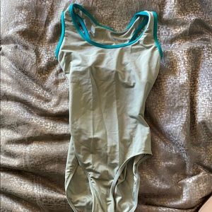 Dance wear (leotard)